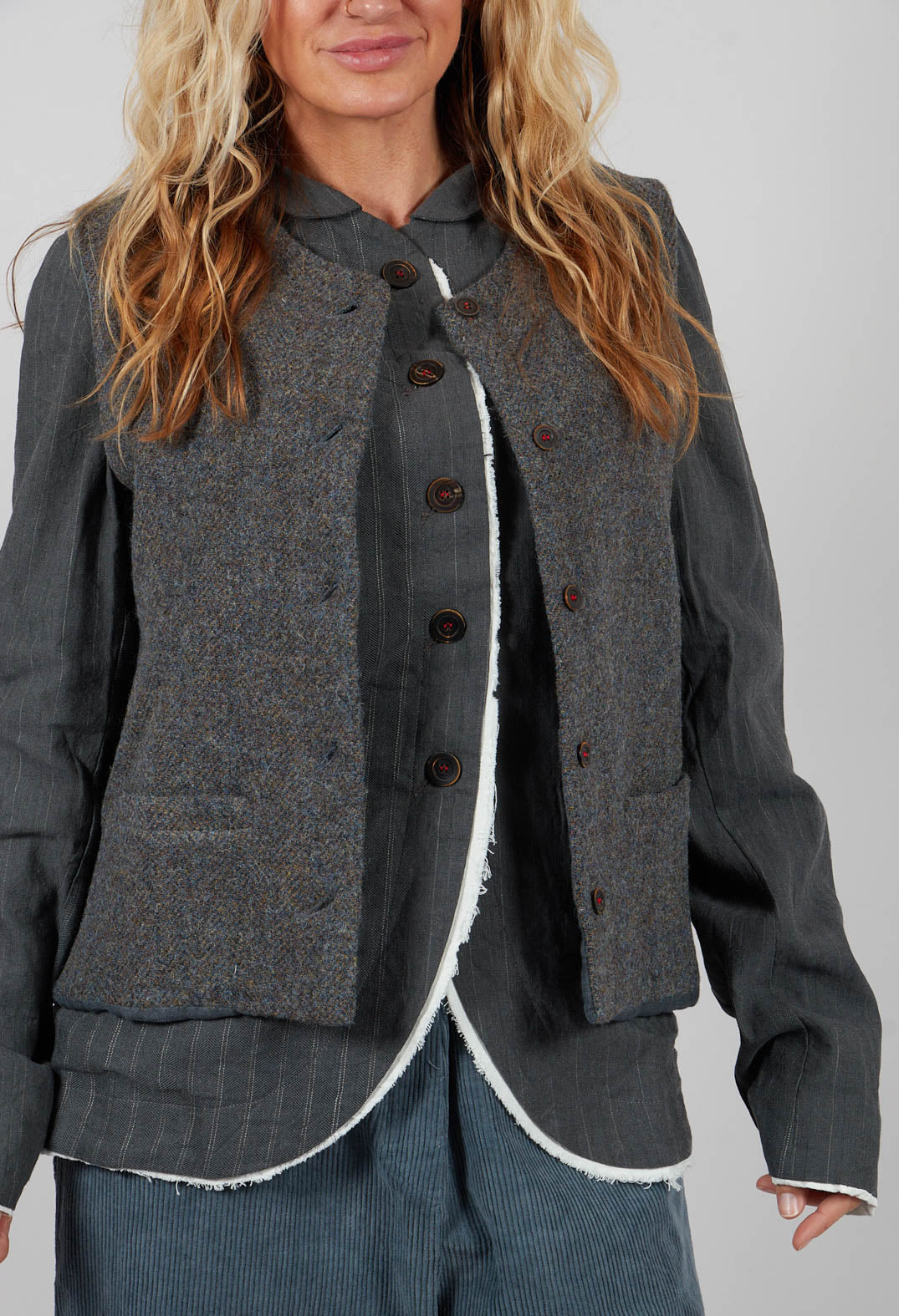 Gerda Gilet in Grey