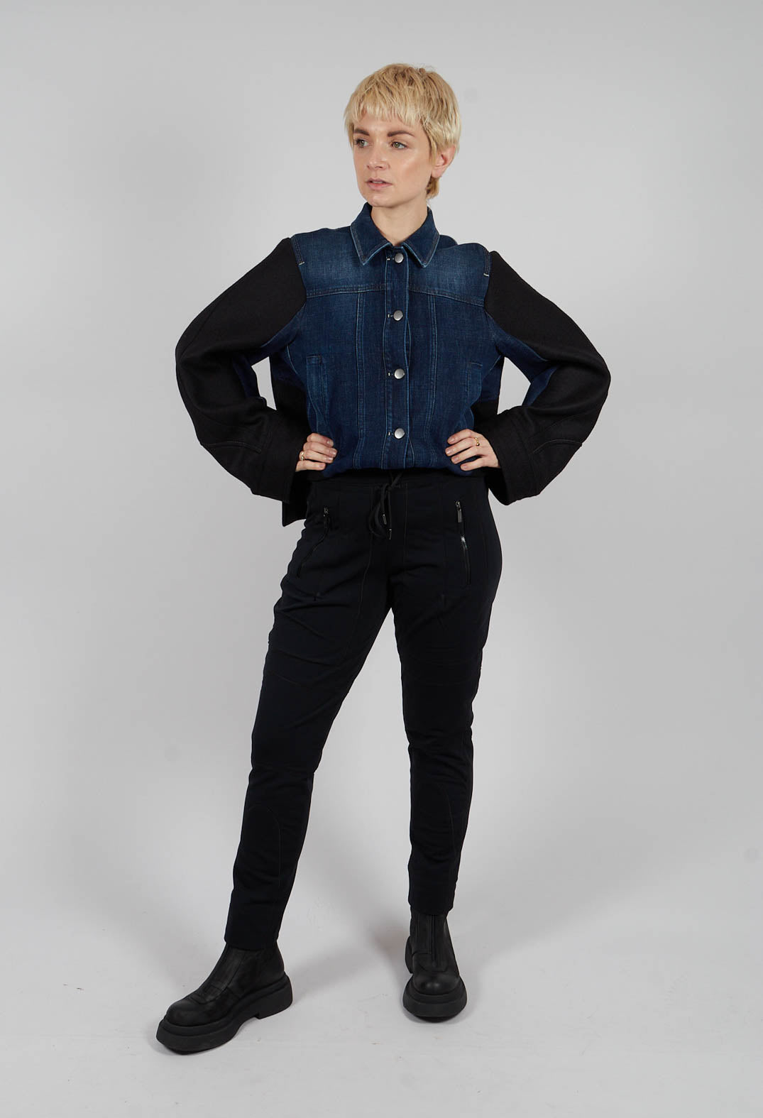 Entrust Trousers in Black