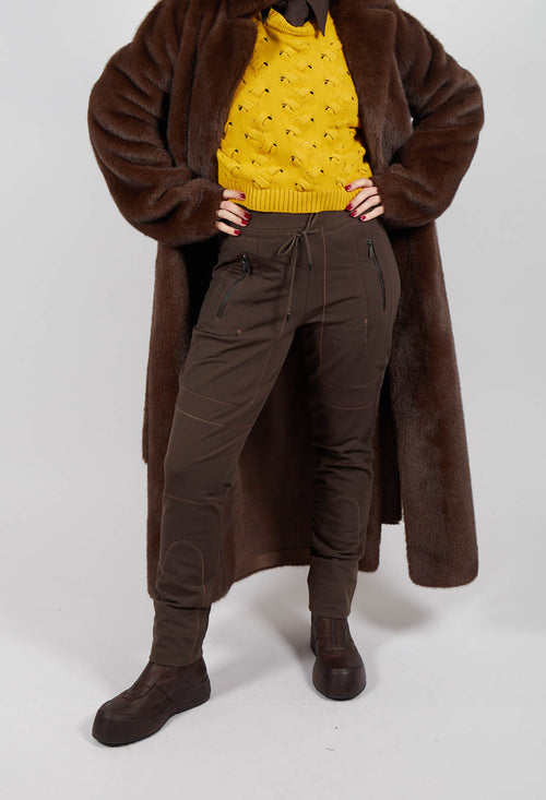 Entrust Trousers in Brown