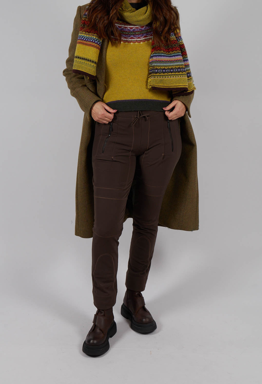 Entrust Trousers in Brown