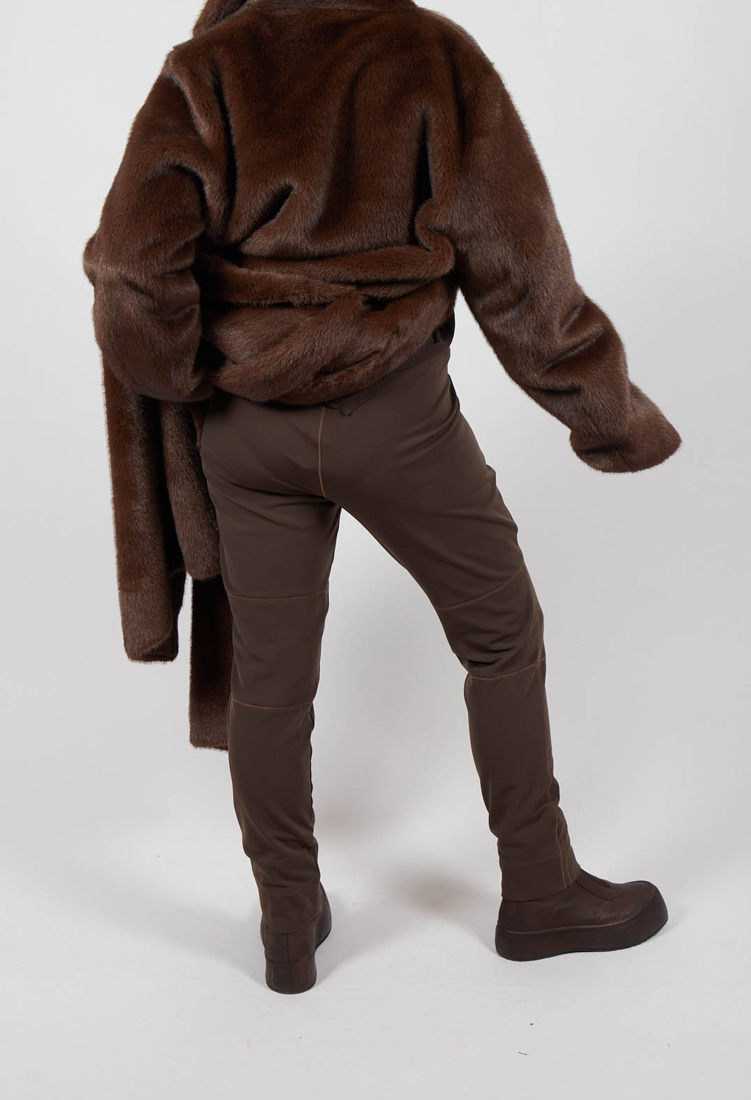 Entrust Trousers in Brown