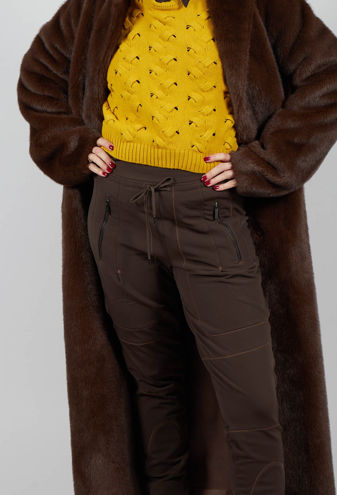 Entrust Trousers in Brown