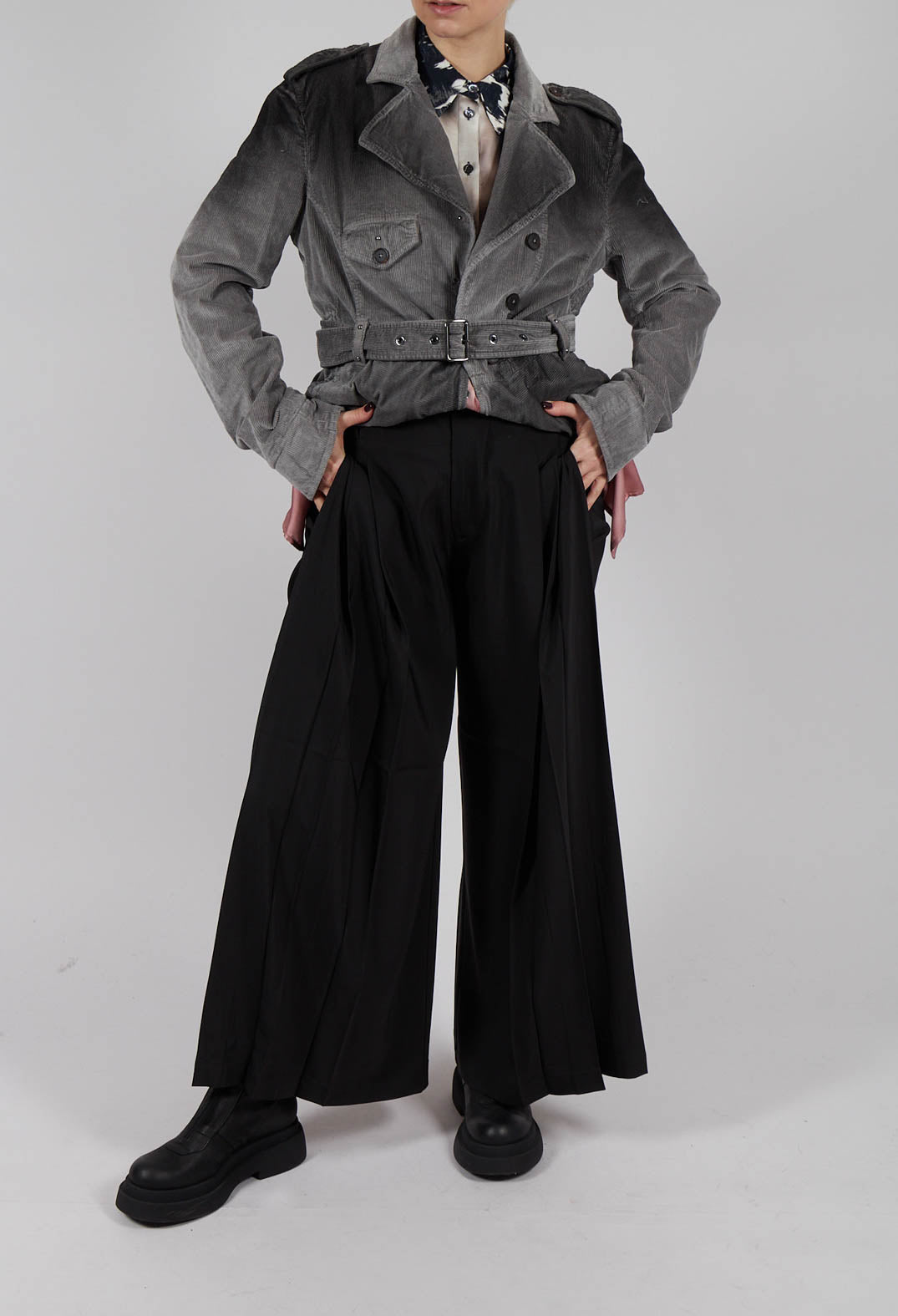 Breakaway Pants in Black
