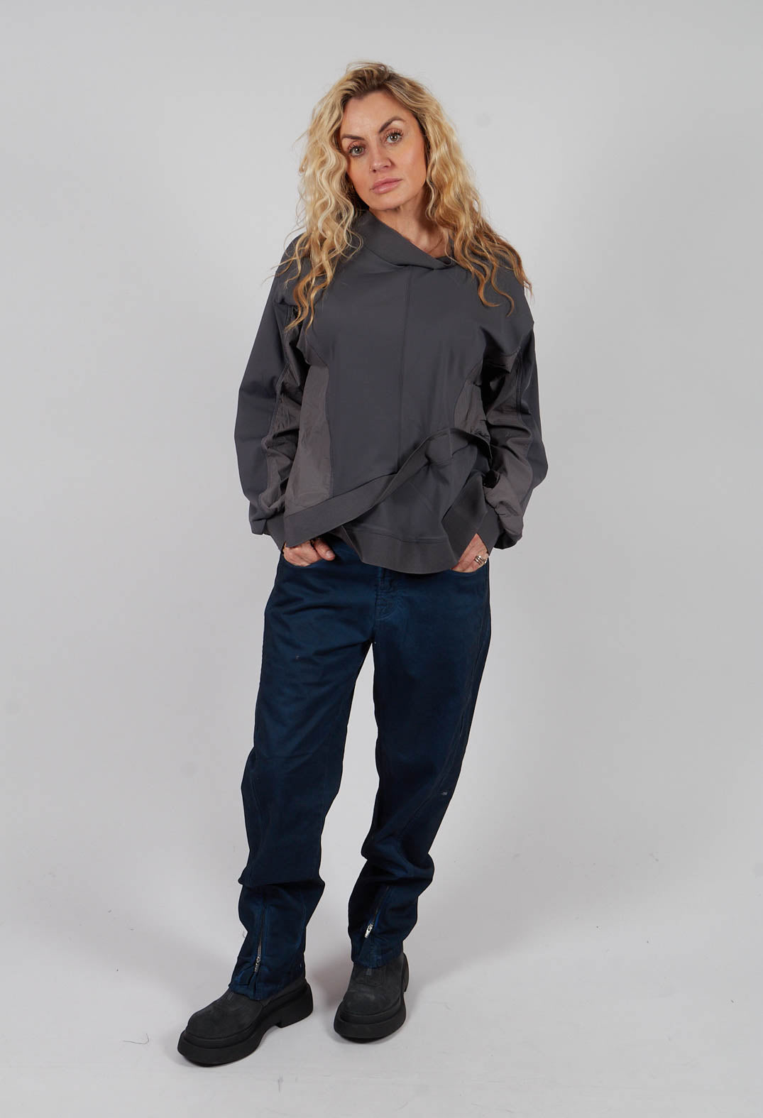 Slink Jersey T-Shirt in Grey