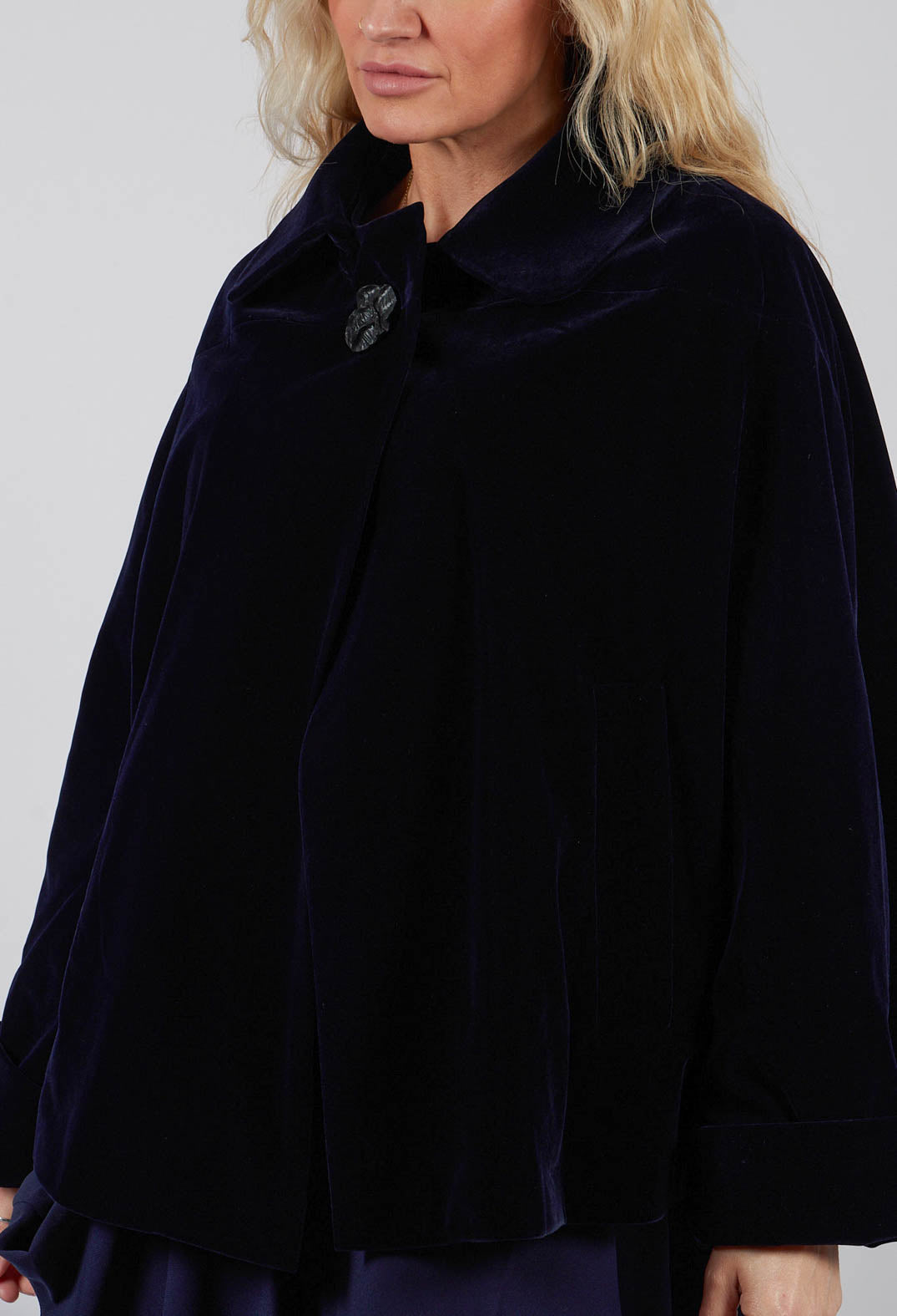 Velvet Jacket in Marine