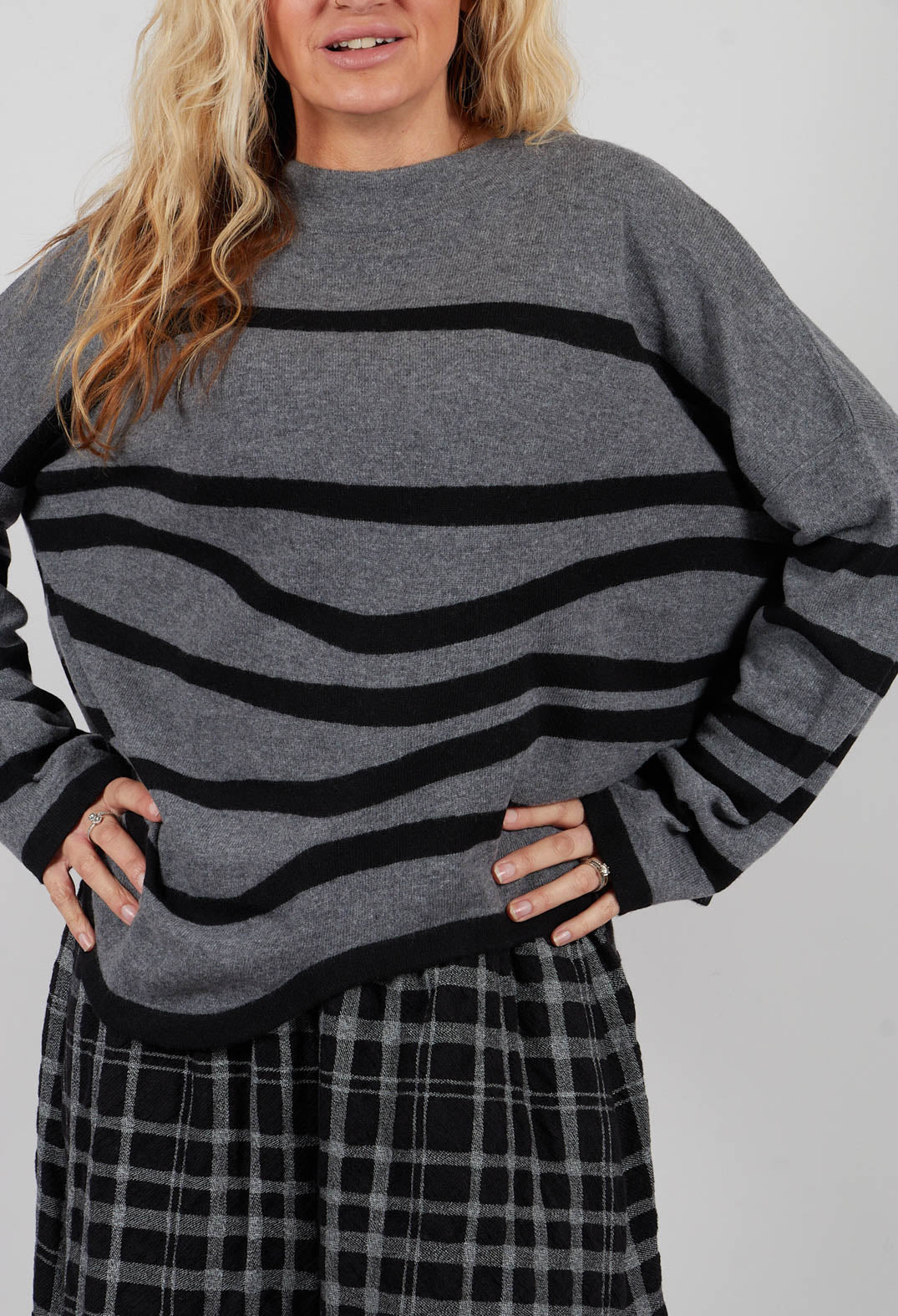 Striped Pullover in Anthra Base