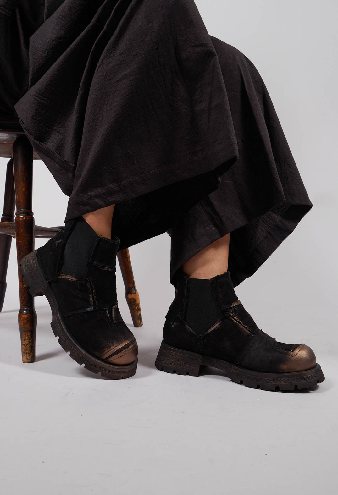 Coz Boots in Black