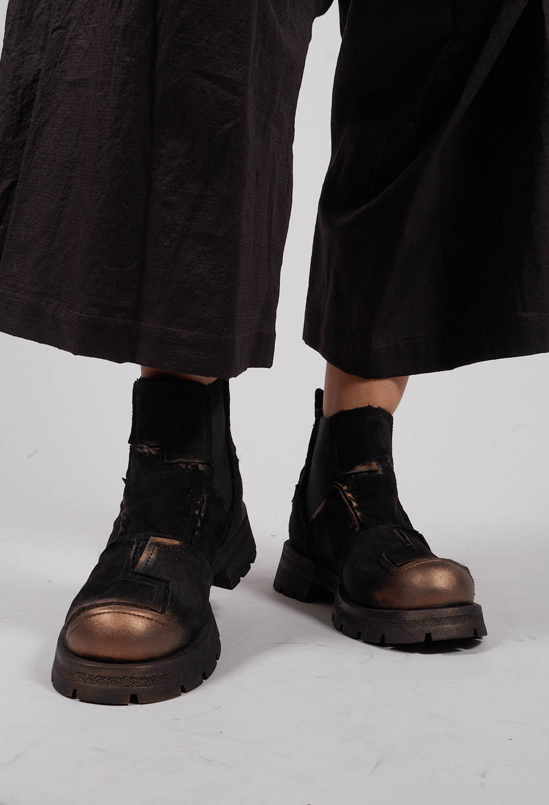 Coz Boots in Black
