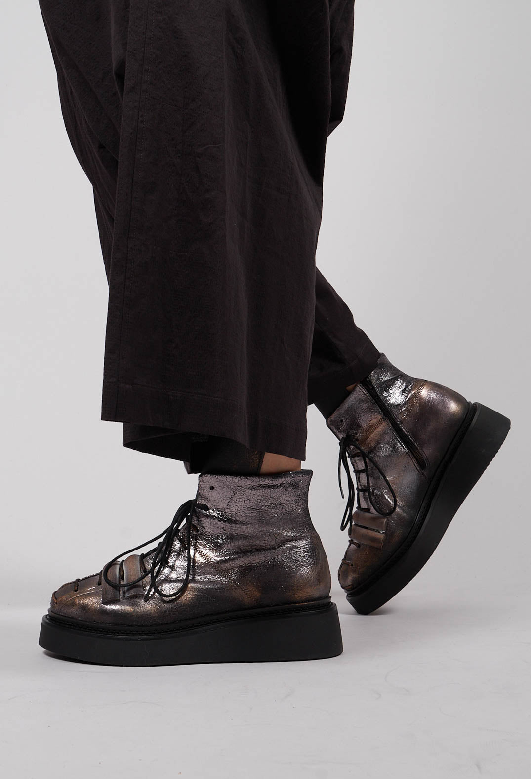Mako Boots in Anthracite