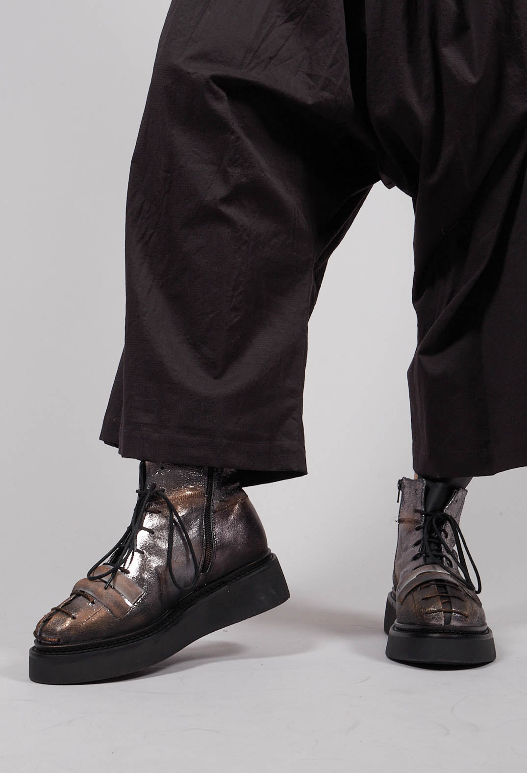 Mako Boots in Anthracite