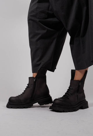 Oli Boots in Grey