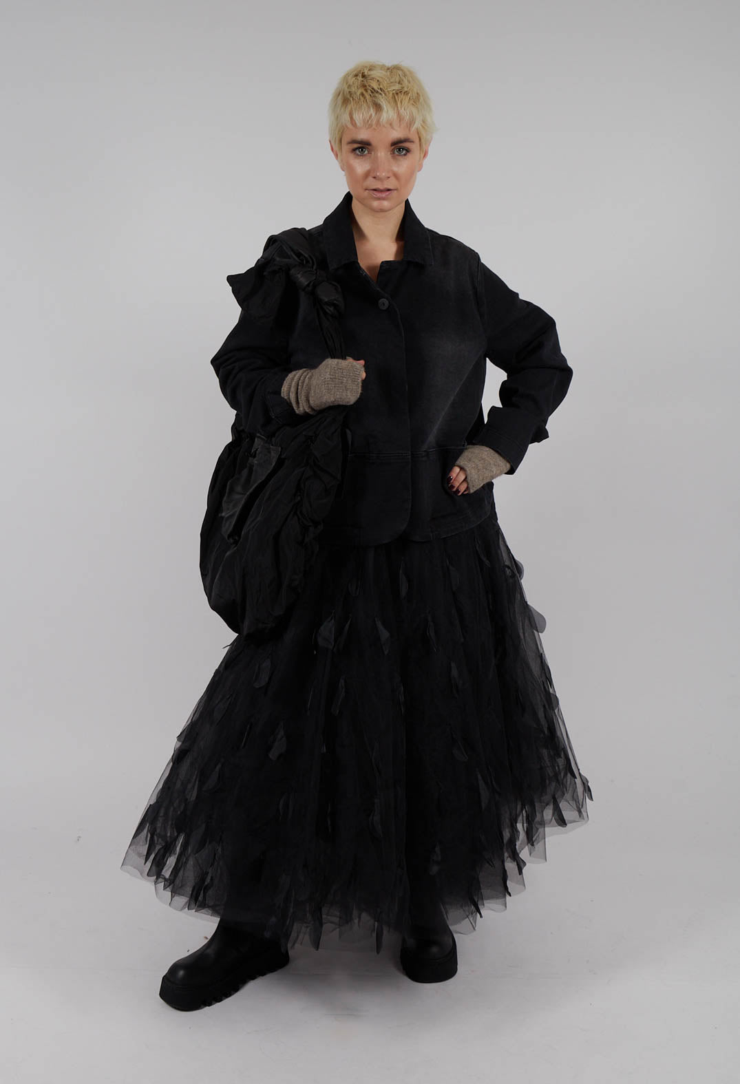 Feathers In The Sky Skirt in Black