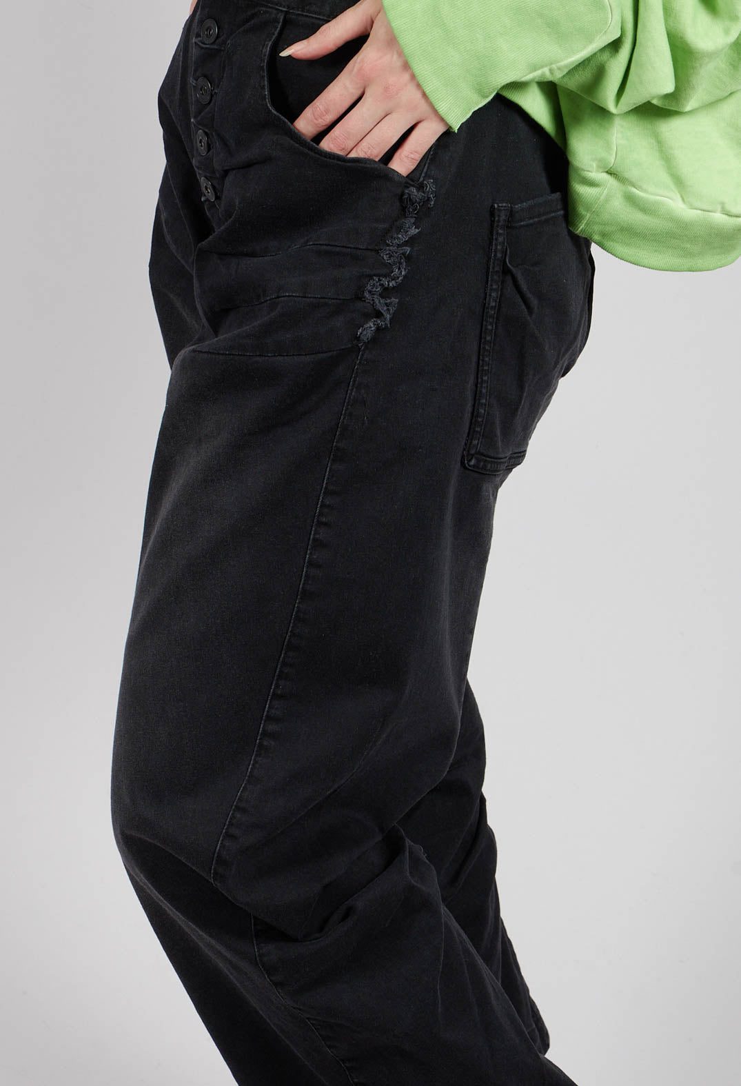 The Barrel Jeans in Black