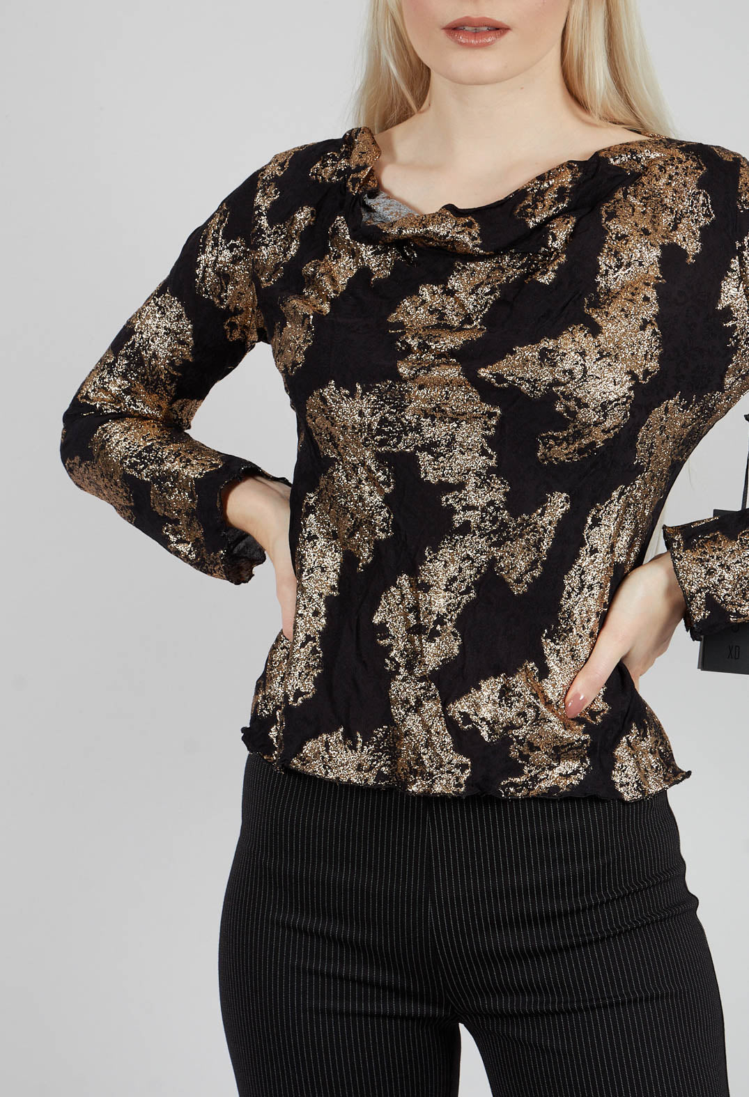 Tazo Top in Gold and Black
