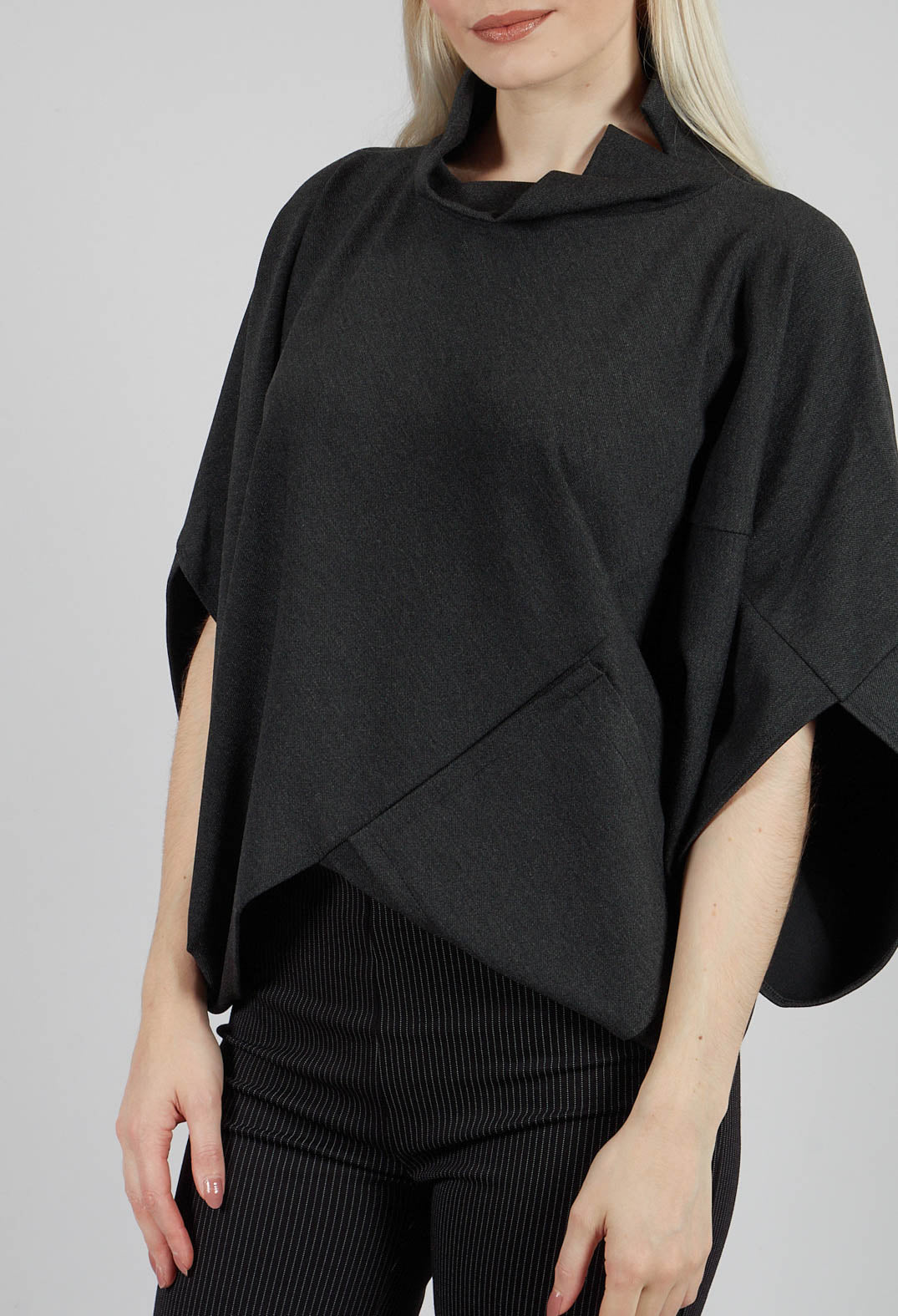 Kata Top in Dark Grey