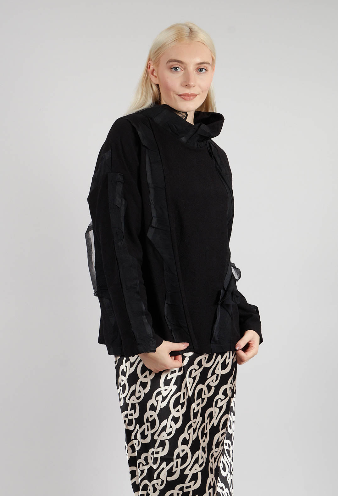 Ziri Top in Black