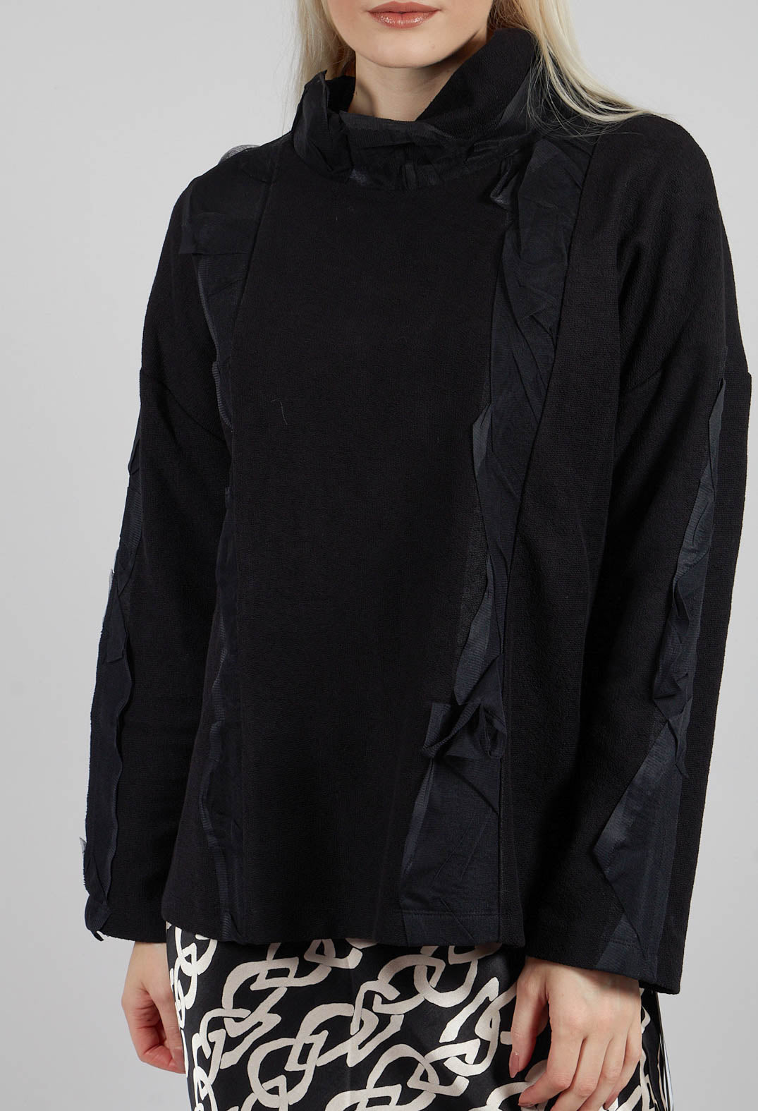 Ziri Top in Black