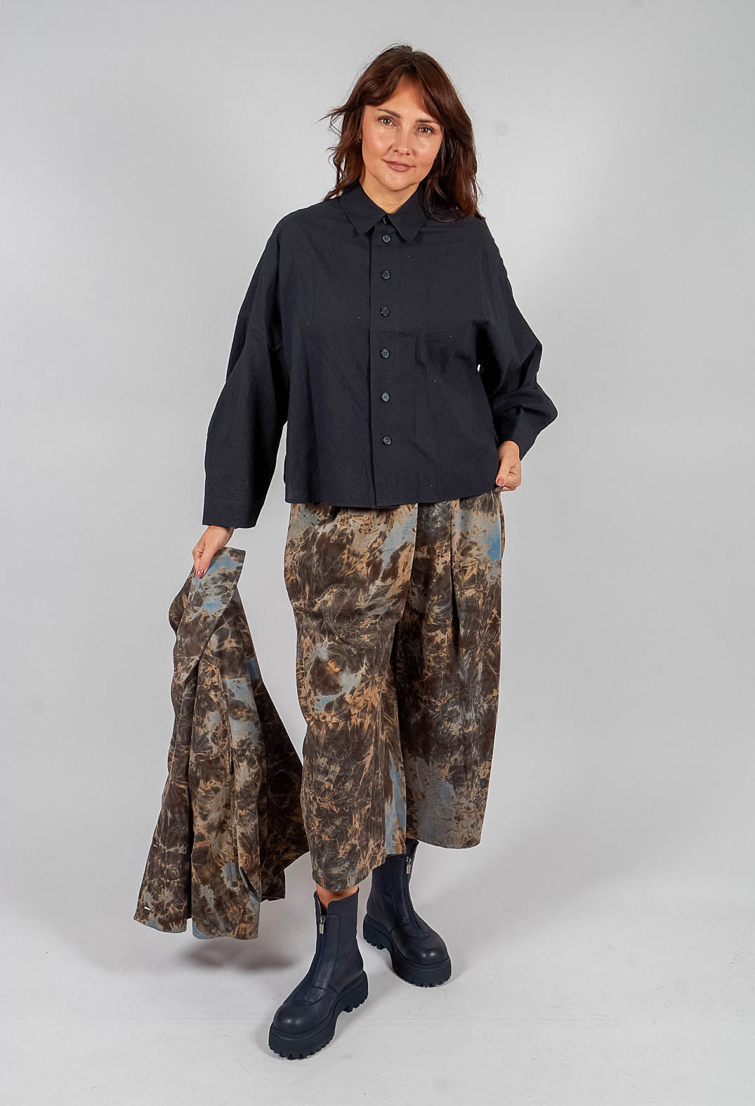 Drop Shoulder Shirt in Black