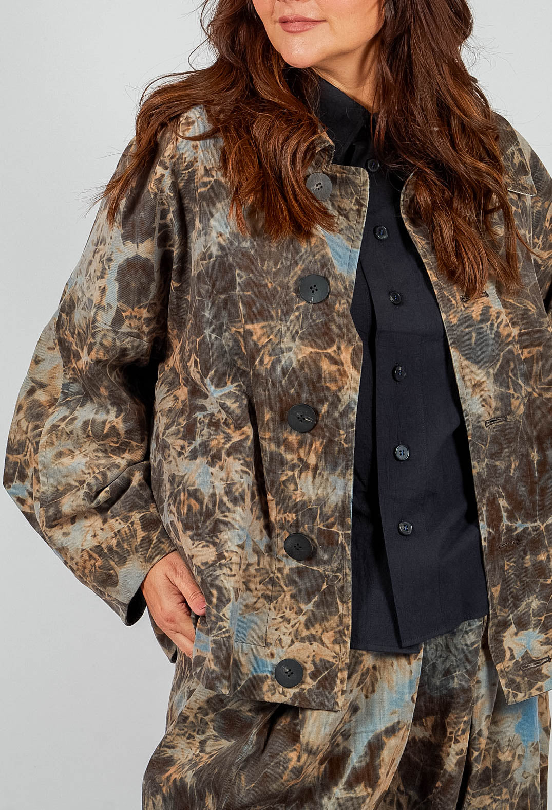 Deep Collared Jacket in Navy Print