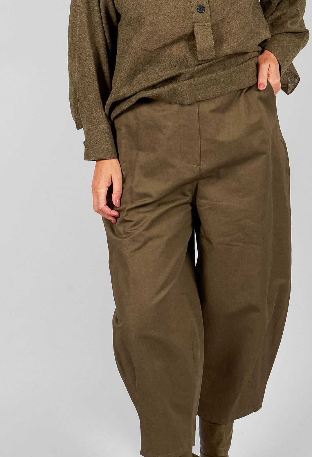 Barrel Leg Trouser in Brown