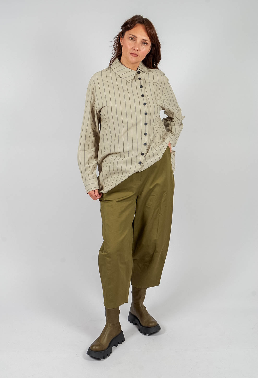 Barrel Leg Trouser in Khaki