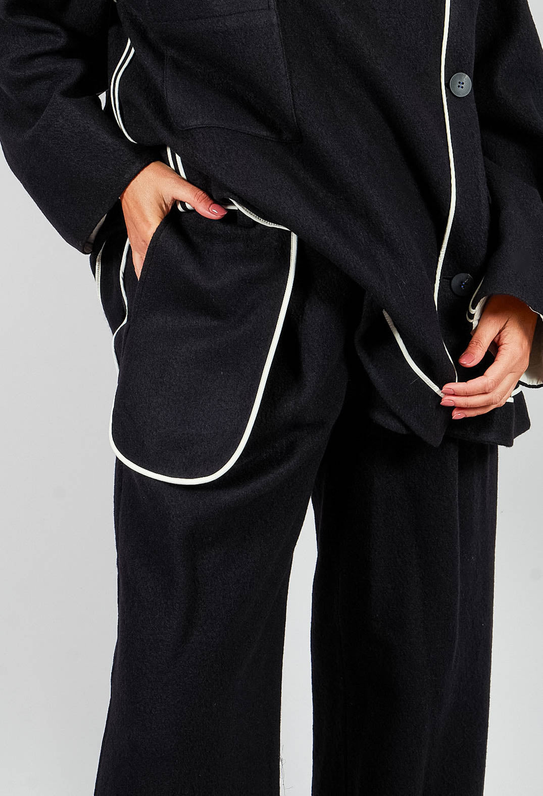 Feature Pocket Trouser in Black