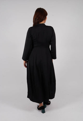 Sakura Stretch Dress with Collar in Black