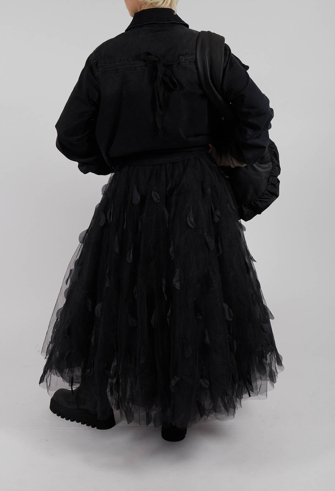 Feathers In The Sky Skirt in Black