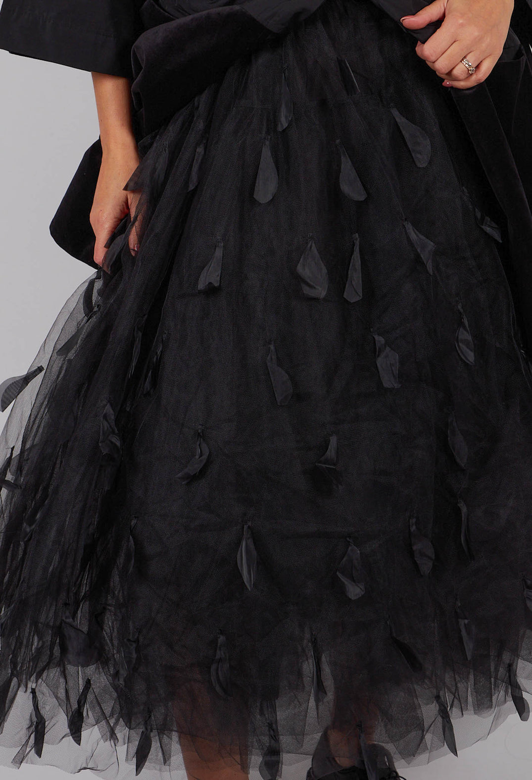 Feathers In The Sky Skirt in Black