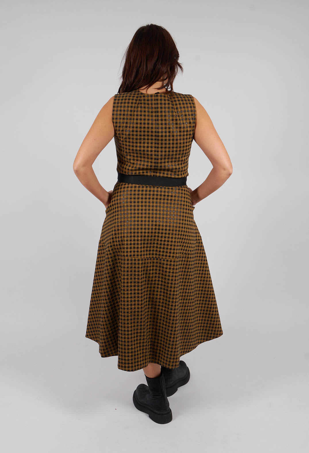 Sleeveless Dress in Gold Check
