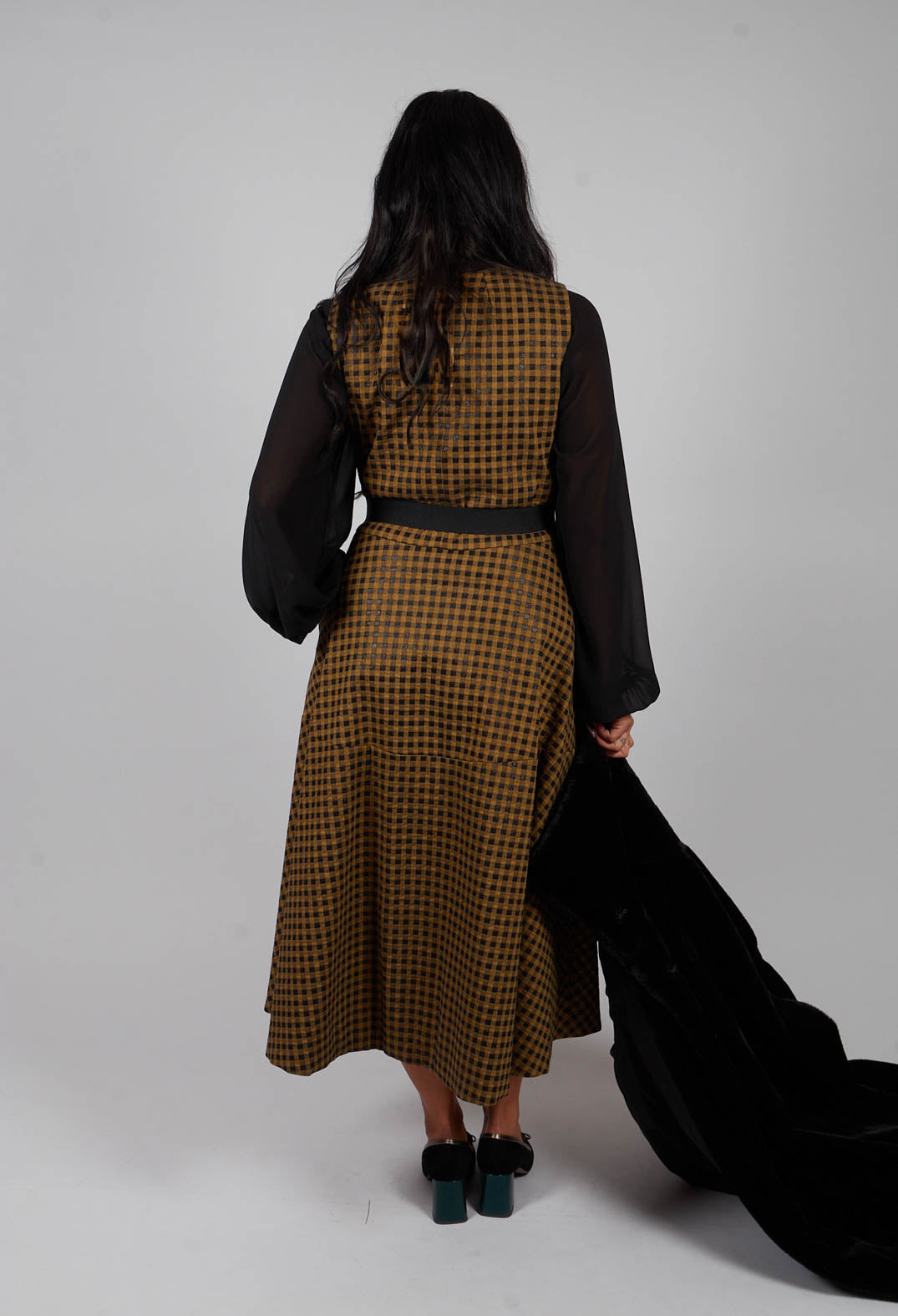 Sleeveless Dress in Gold Check