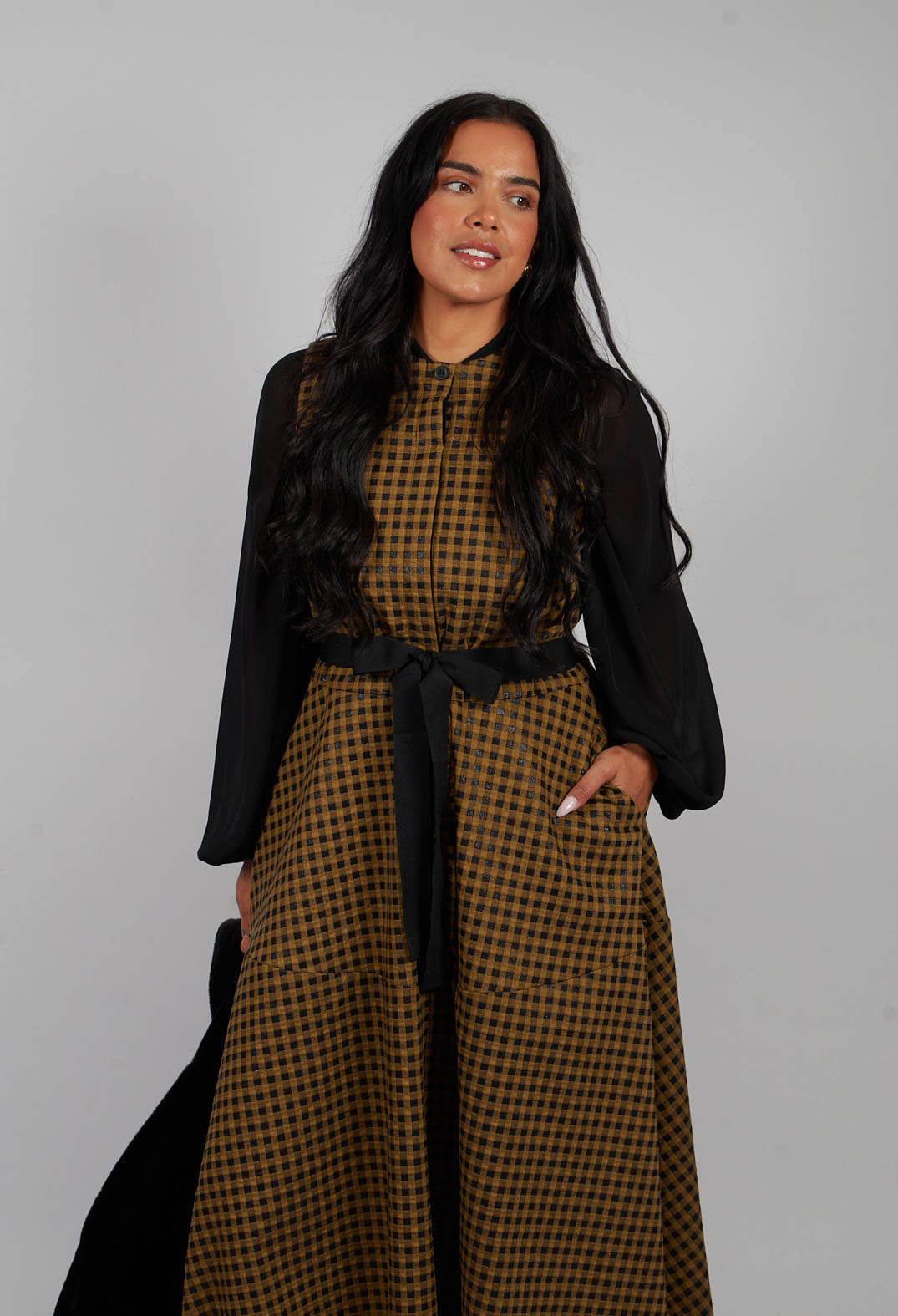 Sleeveless Dress in Gold Check