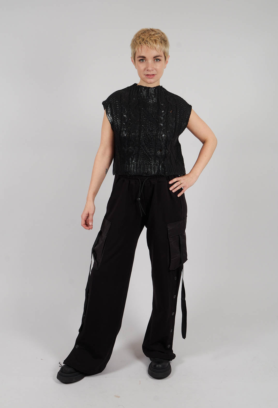 Cropped Knitted Vest in Black