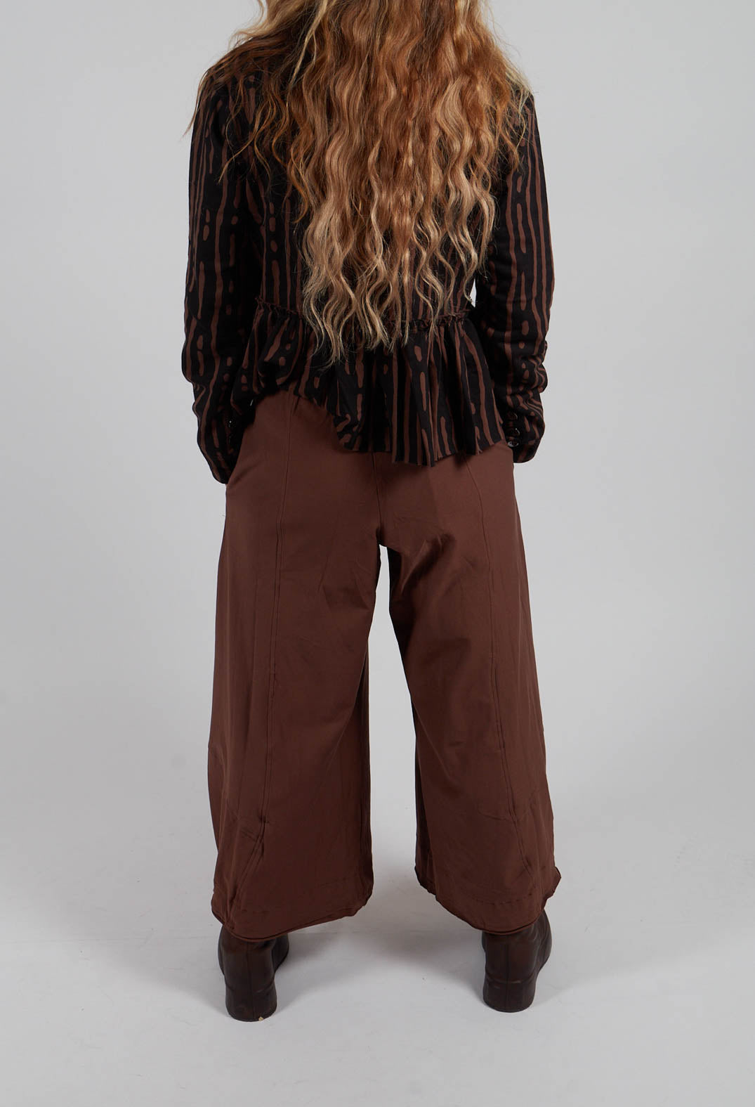 Wide Leg Trousers in Brown