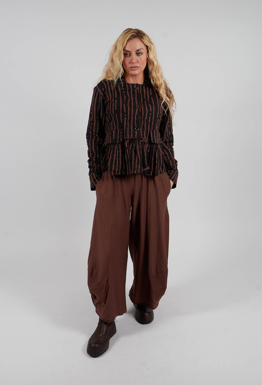 Wide Leg Trousers in Brown