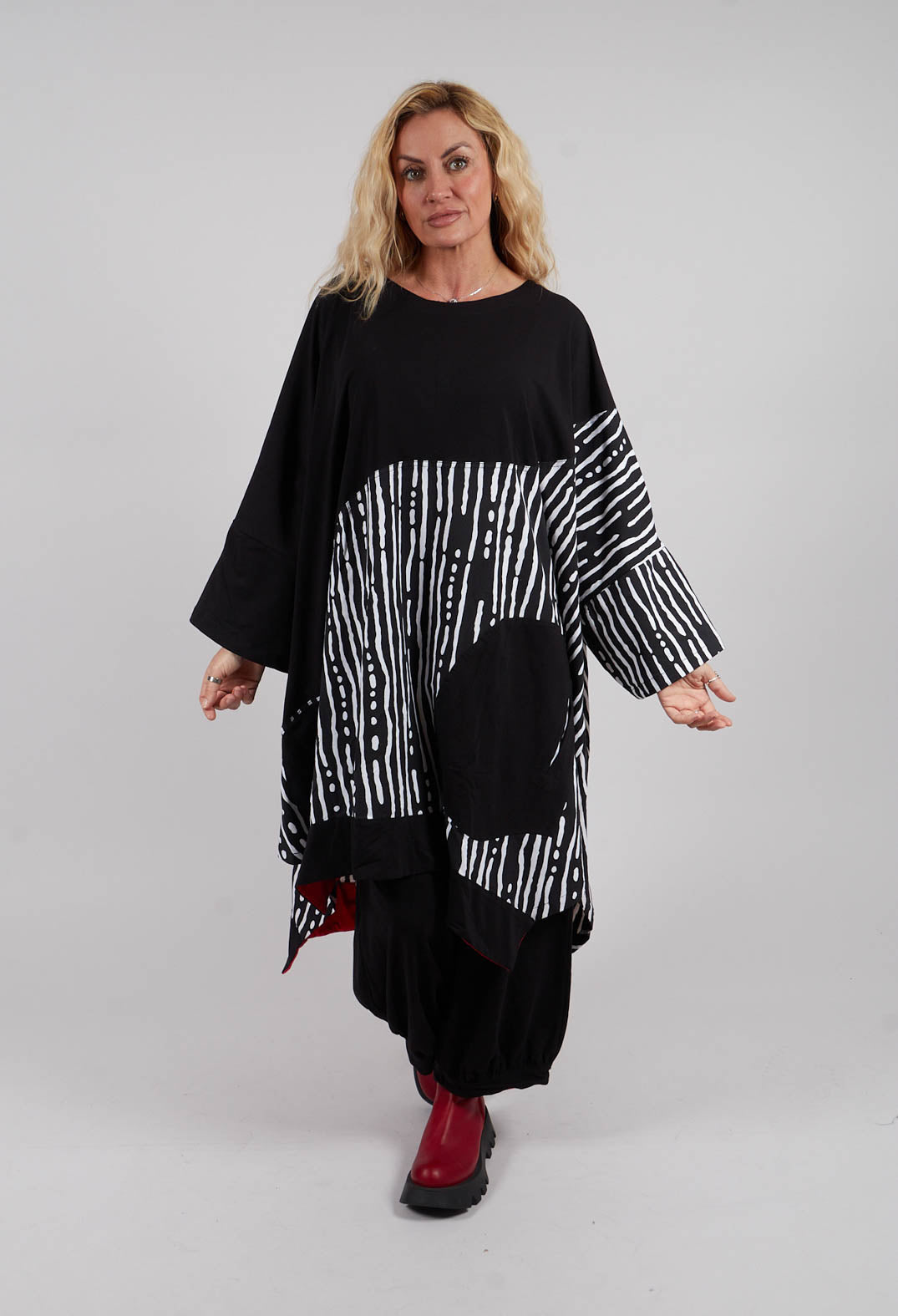 Oversized Top in Black and White