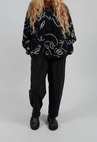 Pleated Front Wide Legged Trouser in Black