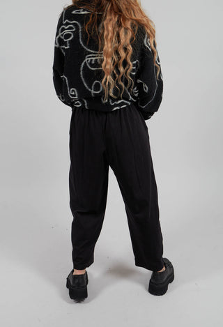 Pleated Front Wide Legged Trouser in Black