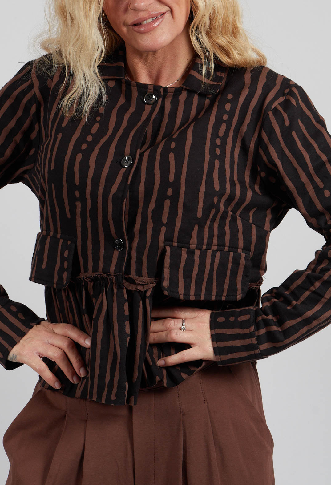 Cropped Jacket in Black and Brown