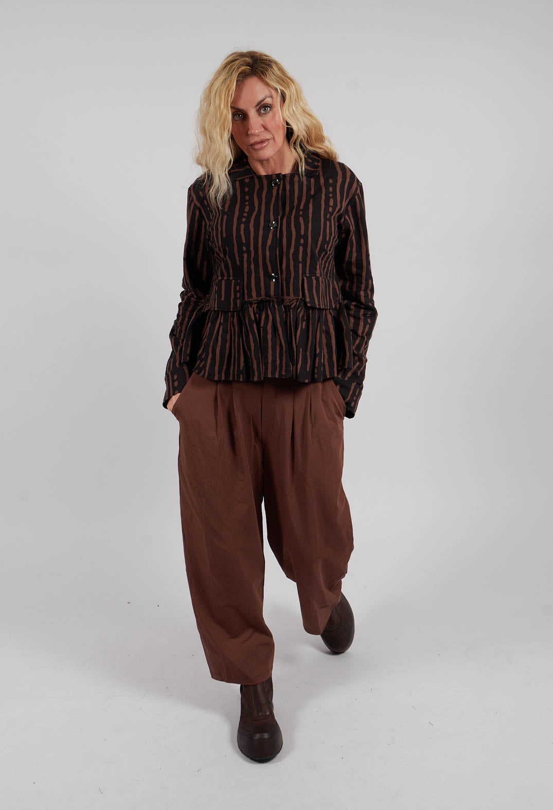 Cropped Jacket in Black and Brown