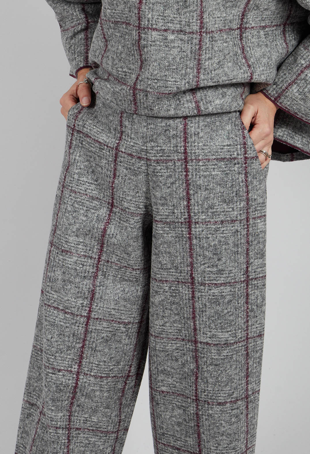 Ido Trousers in Graphite and Garnet