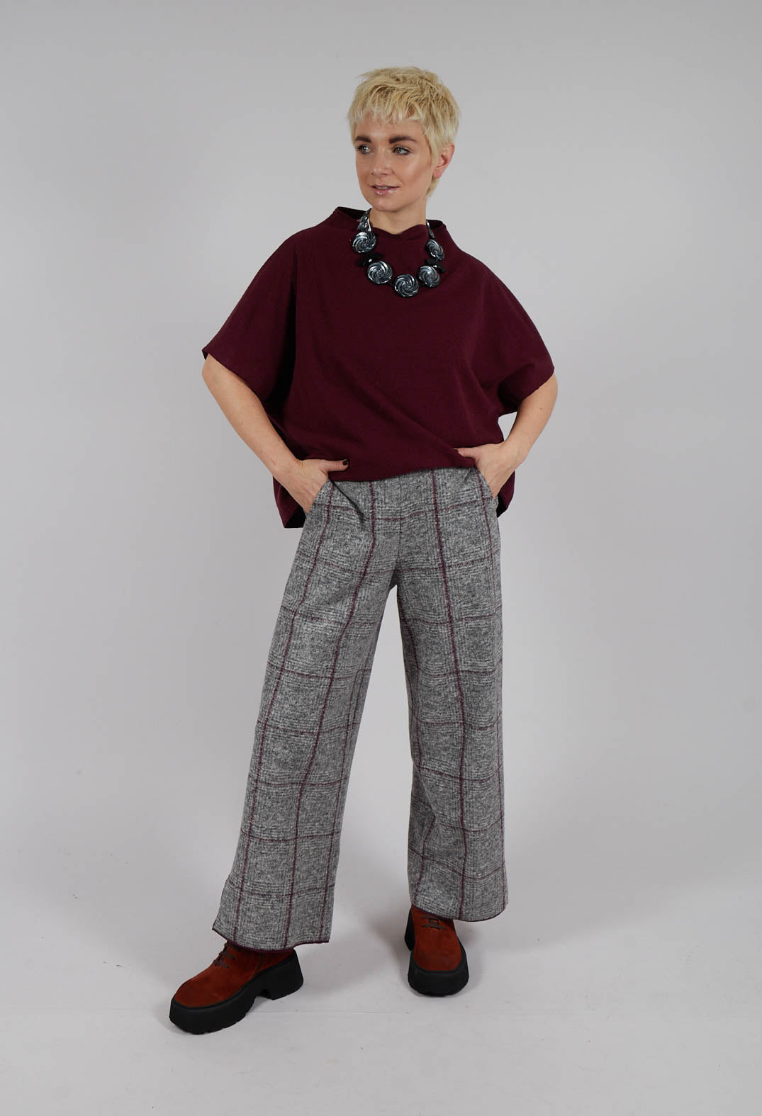 Ido Trousers in Graphite and Garnet