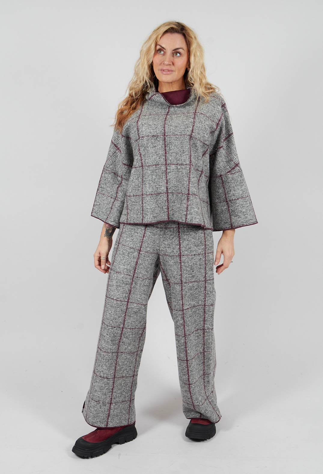 Dari Top in Graphite and Garnet