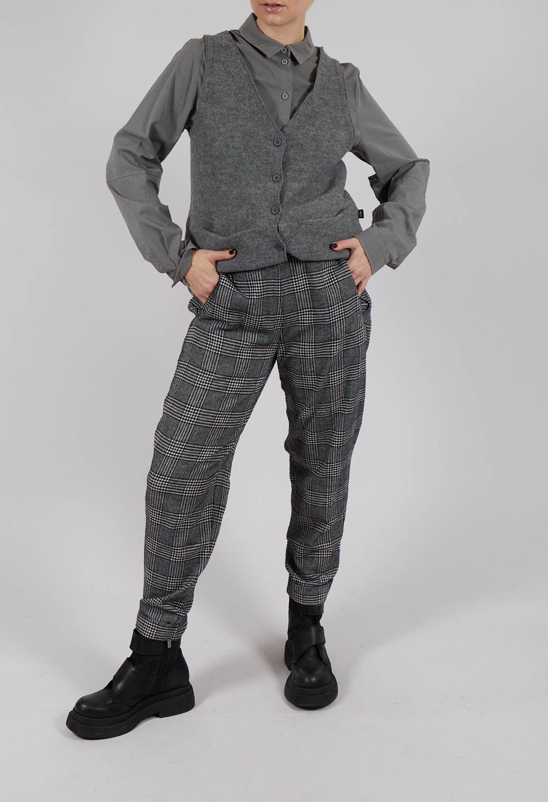 Geisha Long Trousers in Black and Garnet