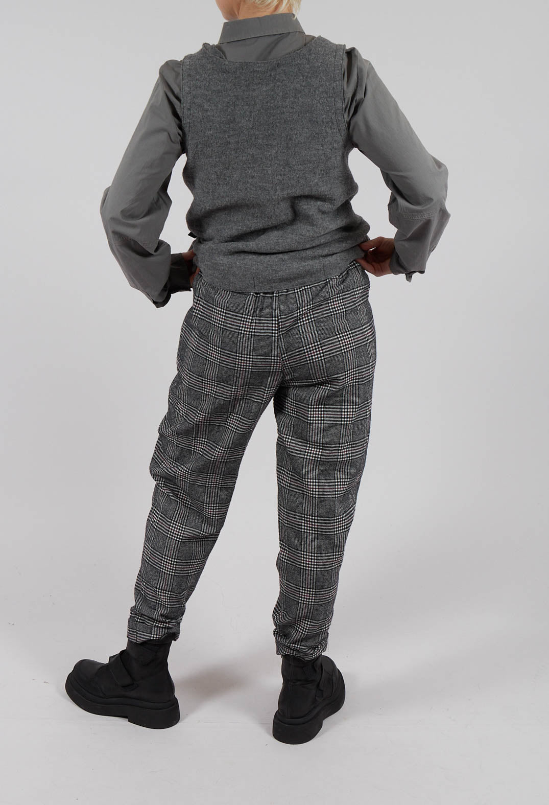 Geisha Long Trousers in Black and Garnet