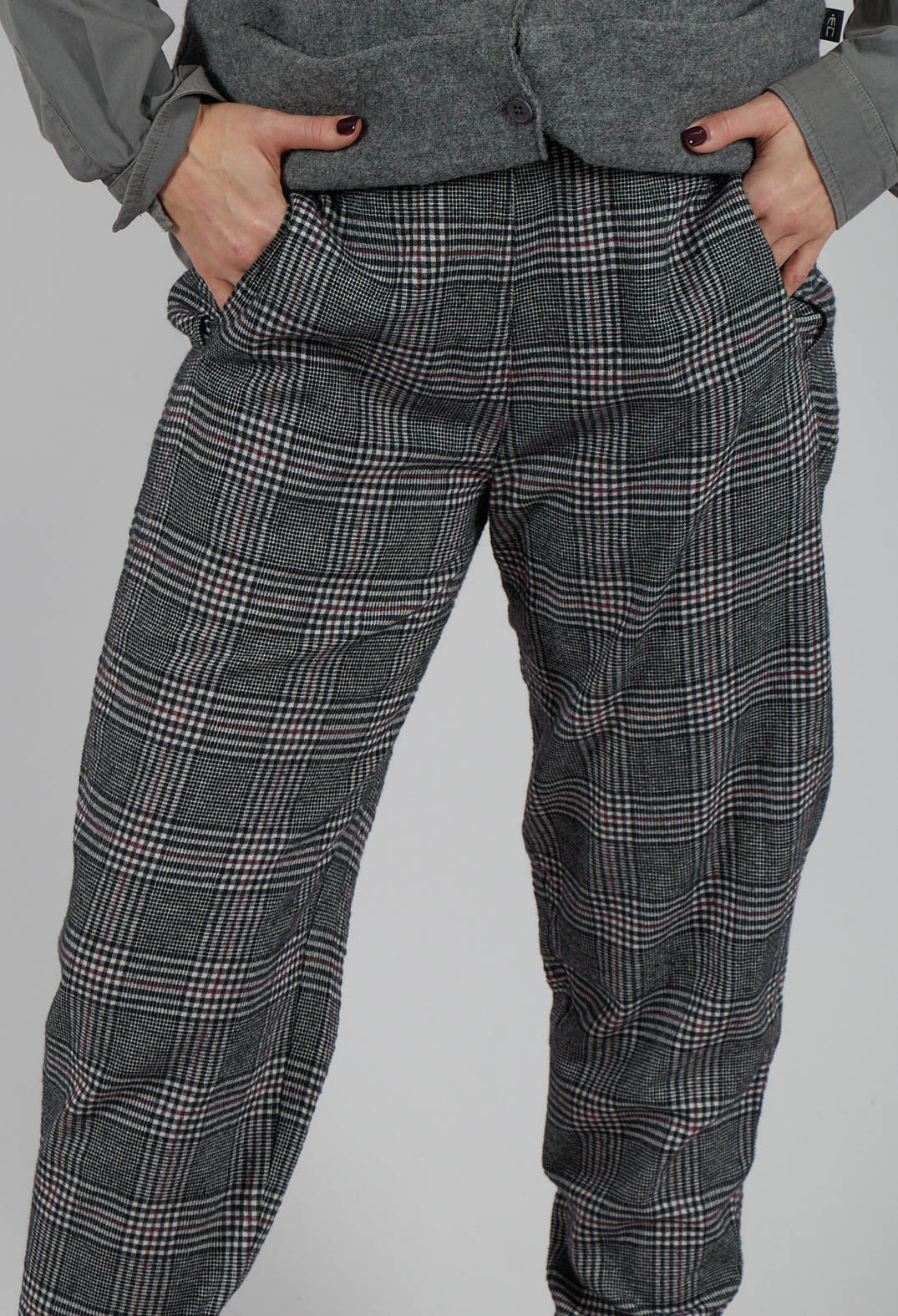 Geisha Long Trousers in Black and Garnet