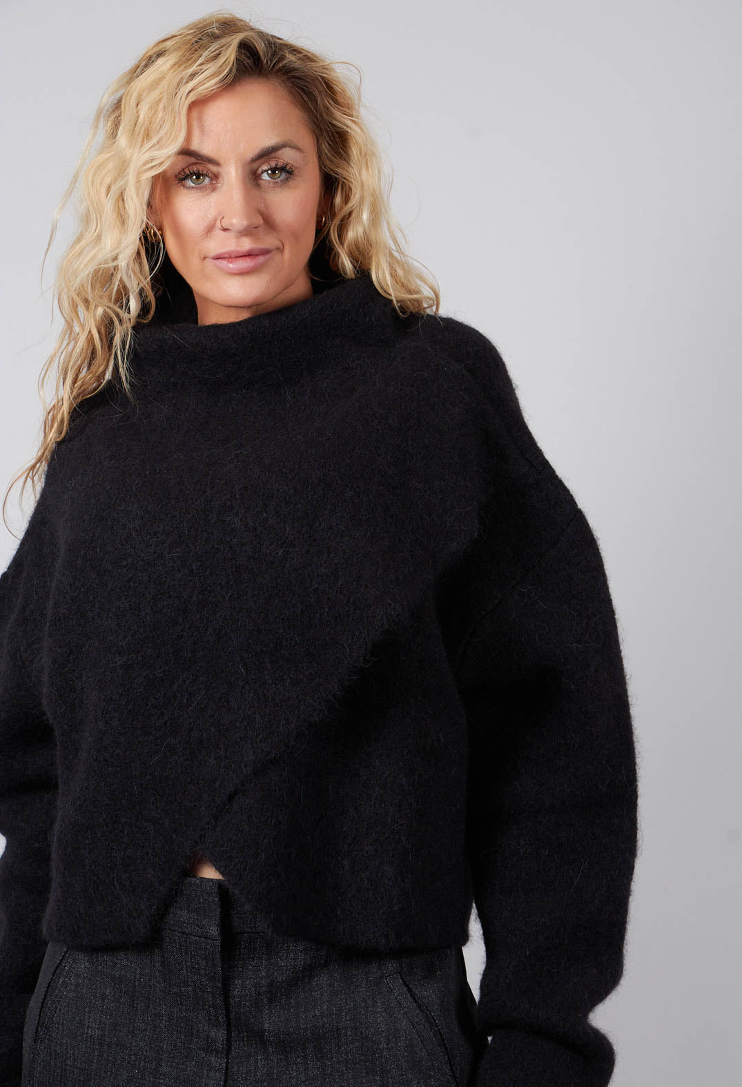 Jime Knitted Jumper in Black Solid