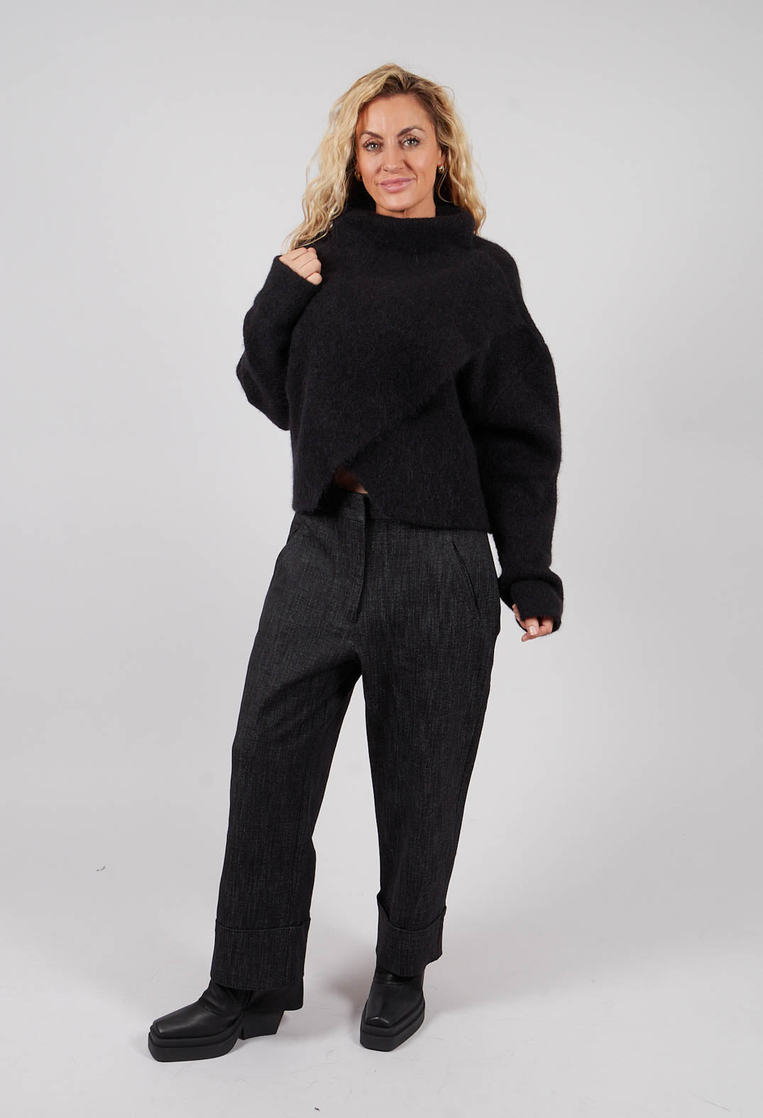 Jime Knitted Jumper in Black Solid