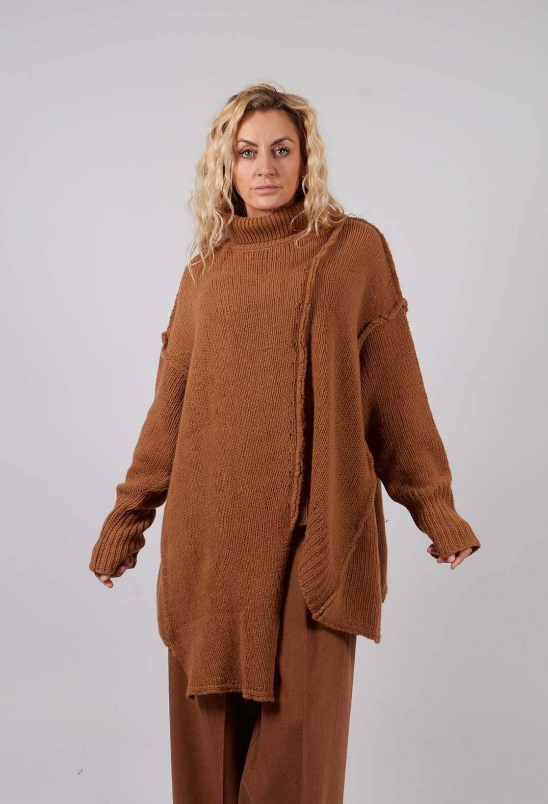 Kara Knitted Jumper in Camel