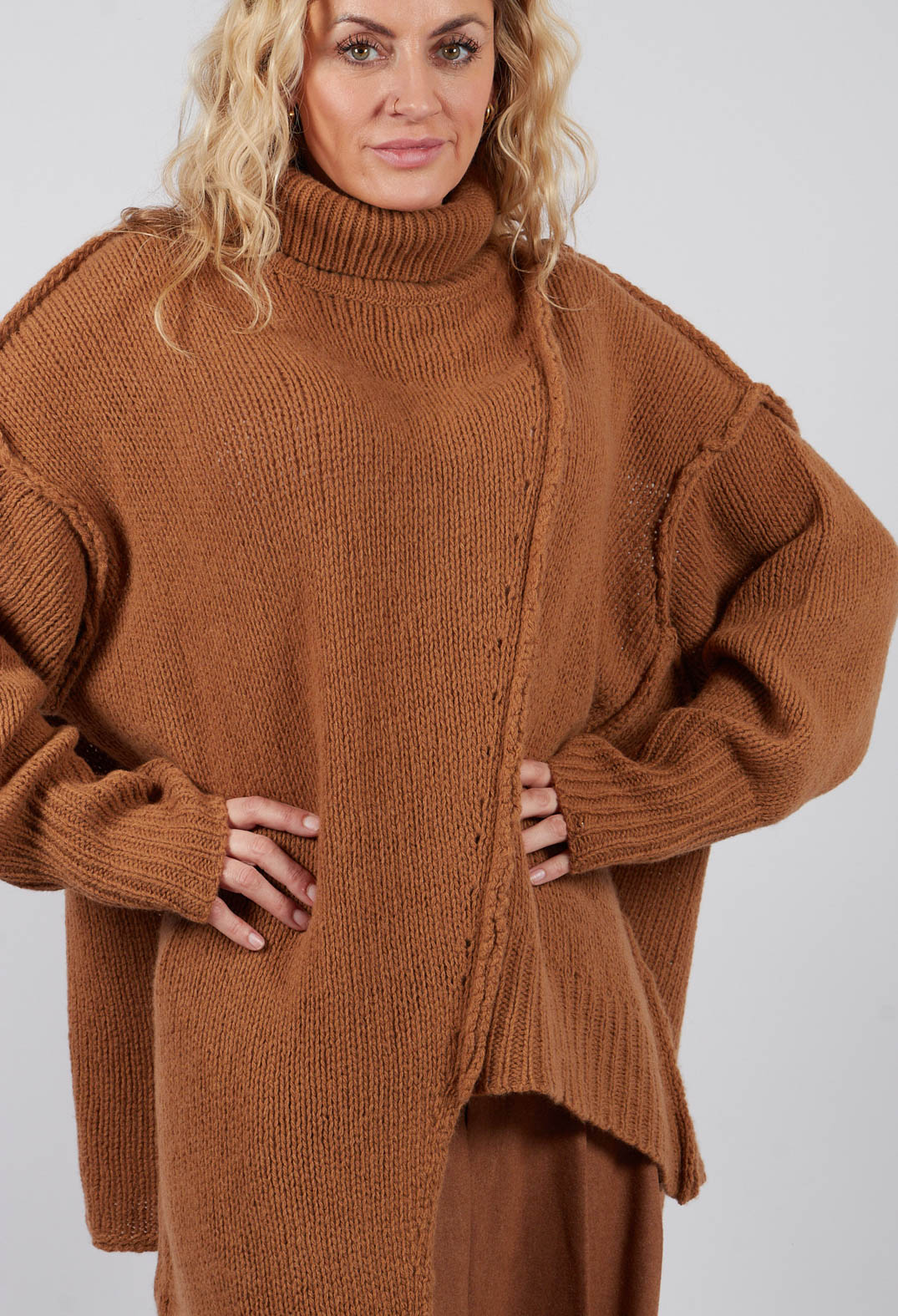 Kara Knitted Jumper in Camel